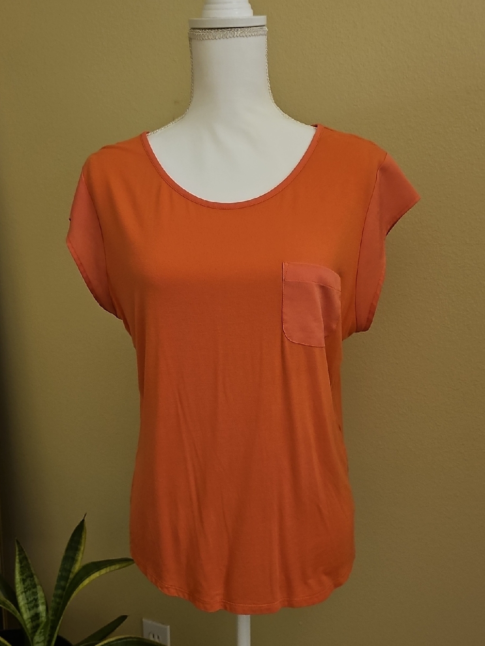 Women's Coral Pocket Short Sleeve Tee